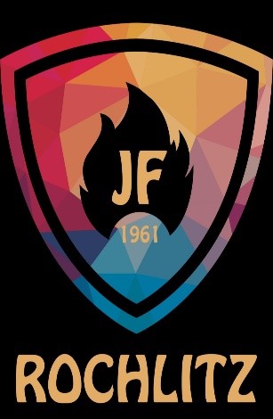 Farbig gestaltetes Wappen der Jugendfeuerwehr Rochlitz mit stilisierter Flamme, den Buchstaben ‚JF‘ und der Jahreszahl 1961 auf schwarzem Hintergrund